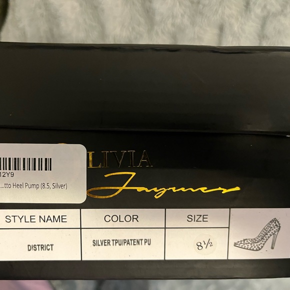 Spike studded stilletto(clear with silver studs) - Picture 6 of 6